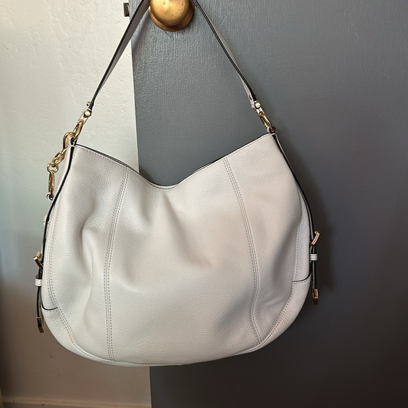 Micheal Kors large hobo purse.  Off-white. - Picture 2 of 6